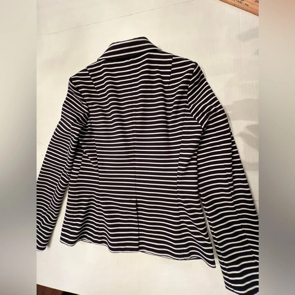 BANANA REPUBLIC STRETCH CLASS BLAZER. SIZE 0. NAVY AND WHITE - Picture 3 of 10